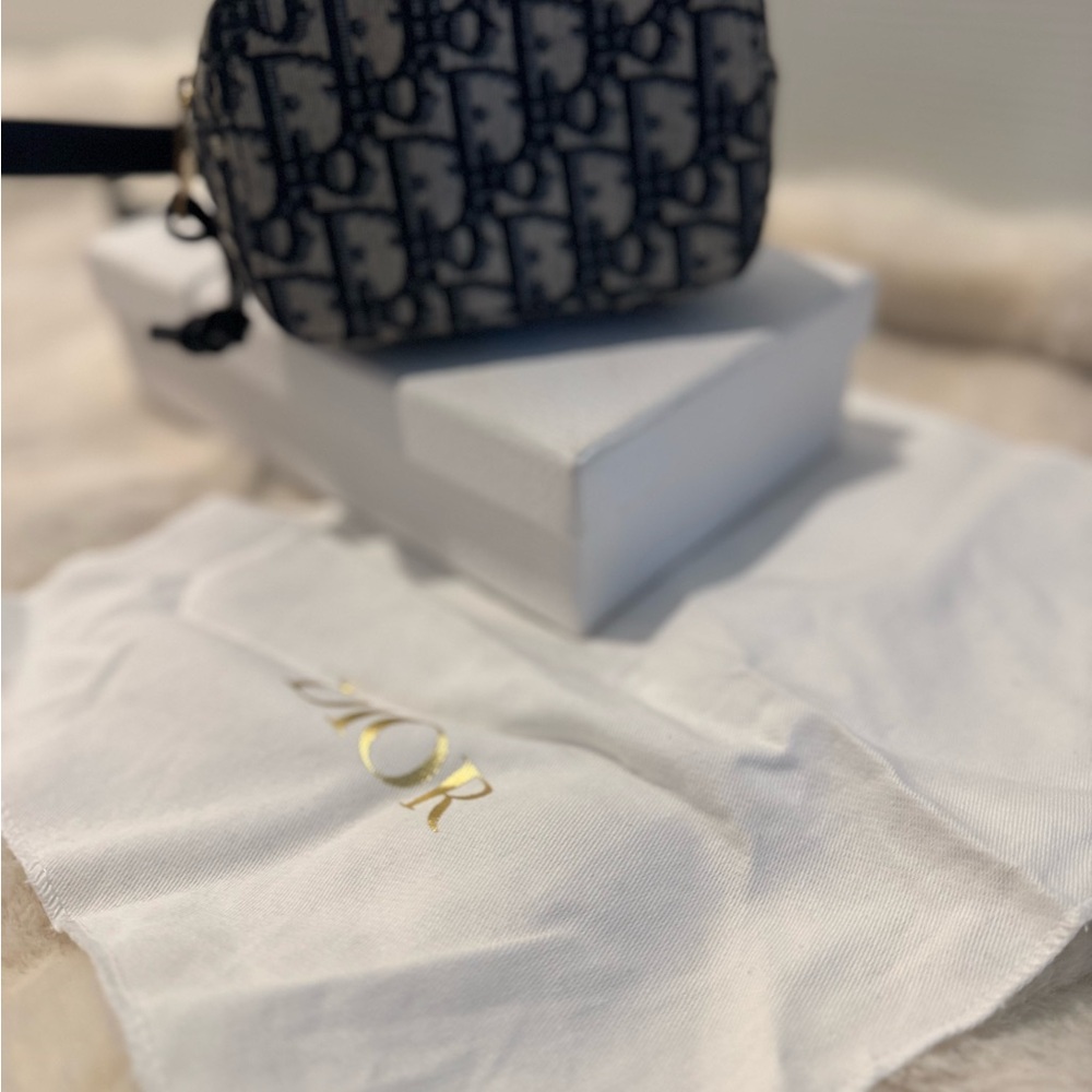 Dior Stylish Blue and Gray Designer Crossbody Bag - Picture 6 of 6